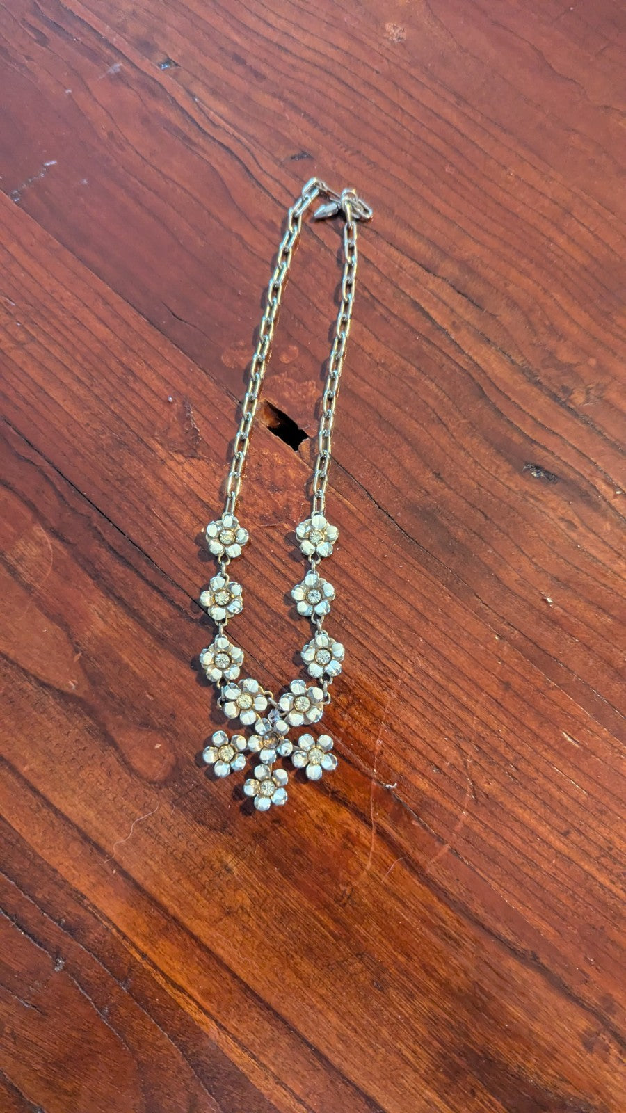 White Floral Vintage Necklace With Rhinestones