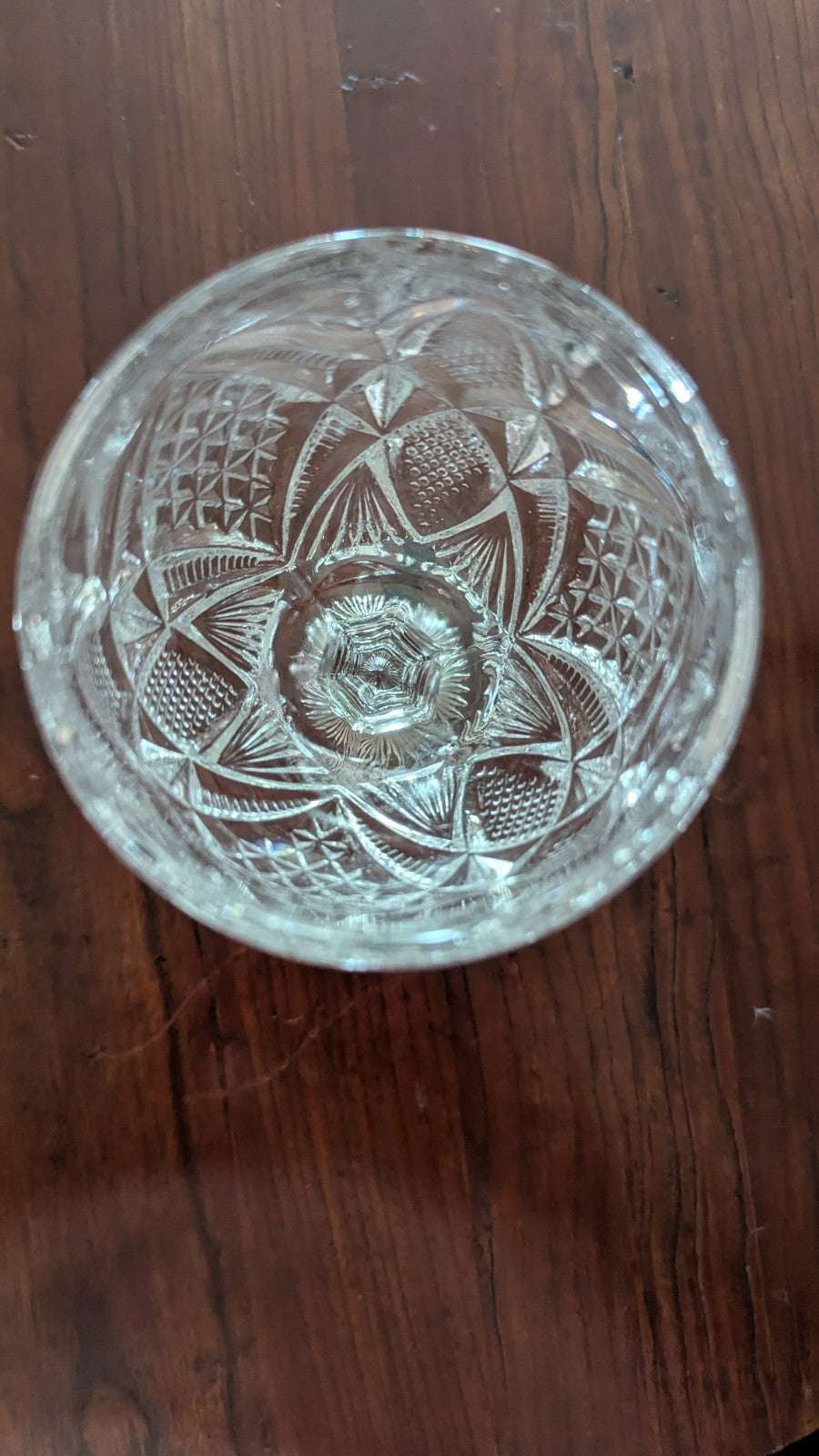 TRADITIONAL CLASSIC DIAMOND CUT DESIGN WINE GLASS | Crystal Arborist