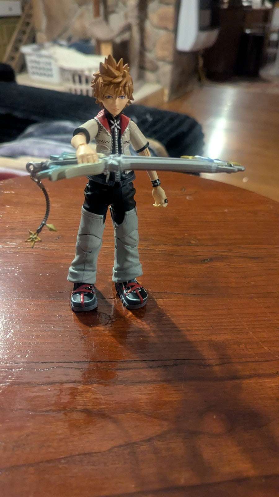 Roxas, Diamond Select Figure, With Oathkeeper Keyblade, Kingdom Hearts | Crystal Arborist