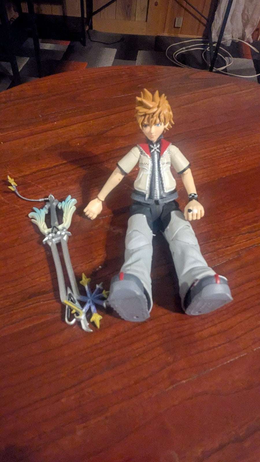 Roxas, Diamond Select Figure, With Oathkeeper Keyblade, Kingdom Hearts | Crystal Arborist