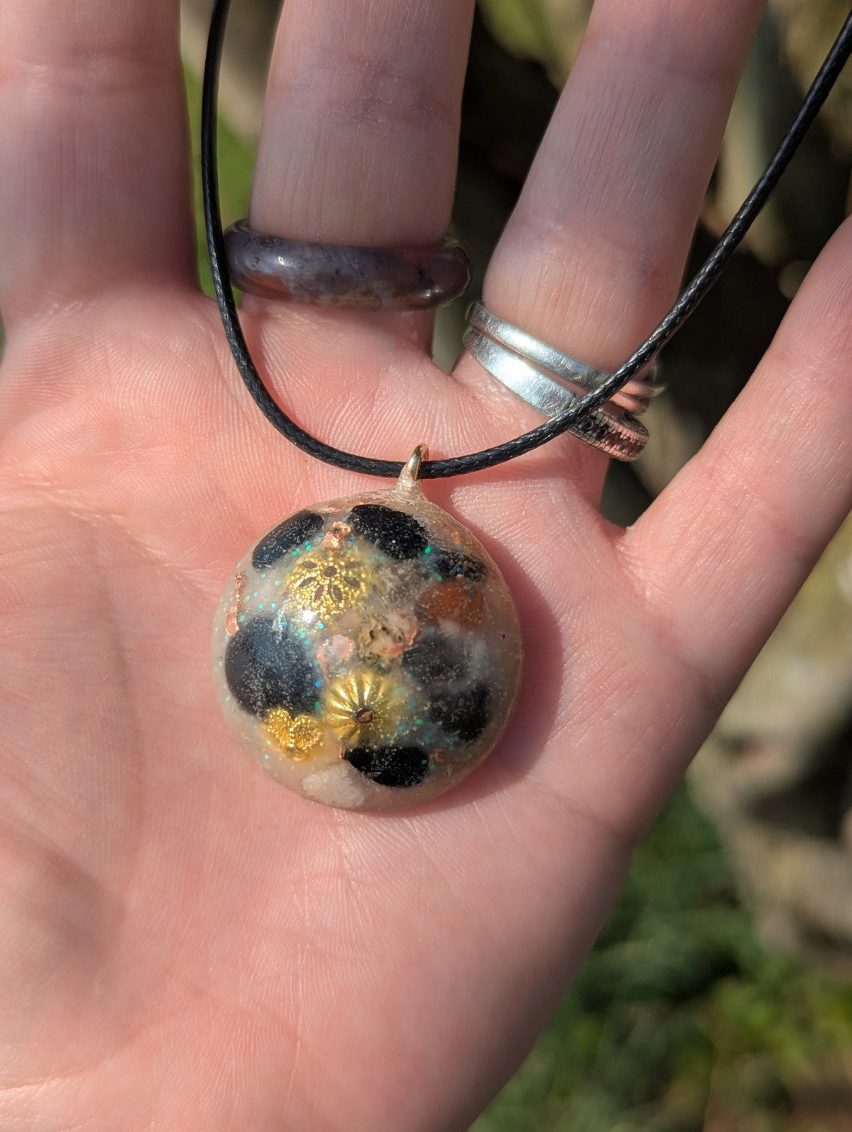 Lightweight Orgonite Pendants, Glue and Baking Soda: For Protection and Unity