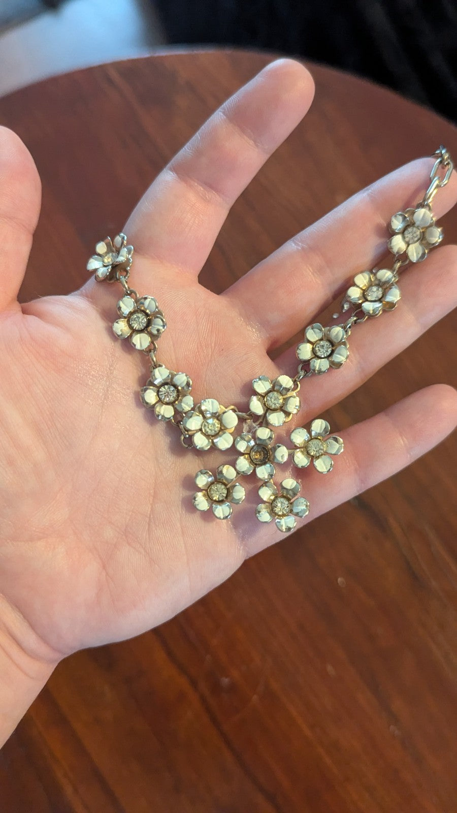 White Floral Vintage Necklace With Rhinestones