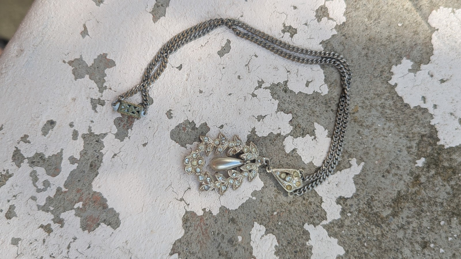 Rhinestone And Pearl Vintage Necklace