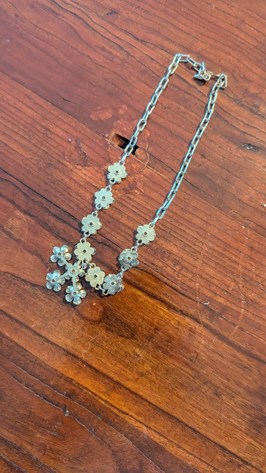 White Floral Vintage Necklace With Rhinestones