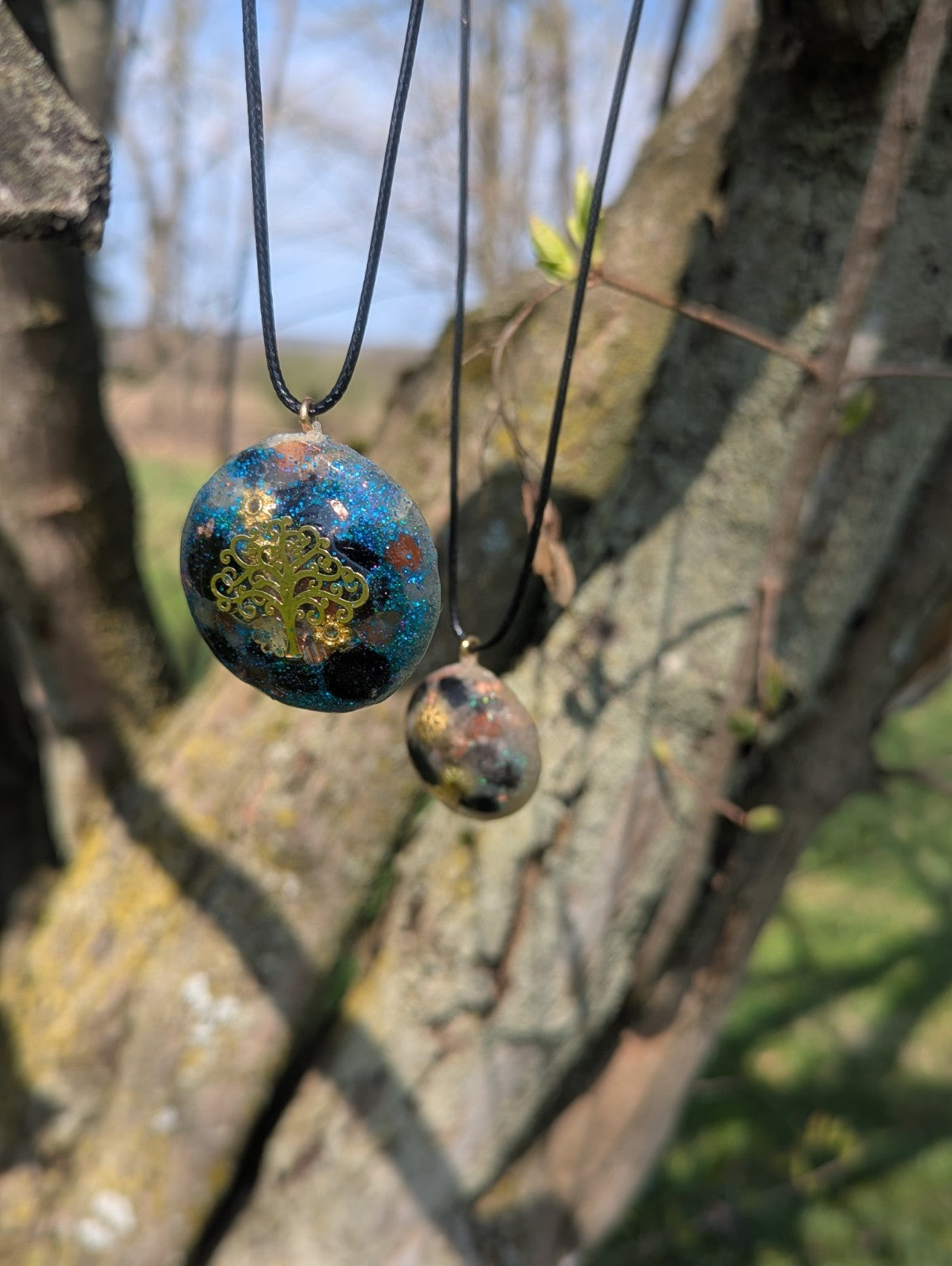 Lightweight Orgonite Pendants, Glue and Baking Soda: For Protection and Unity
