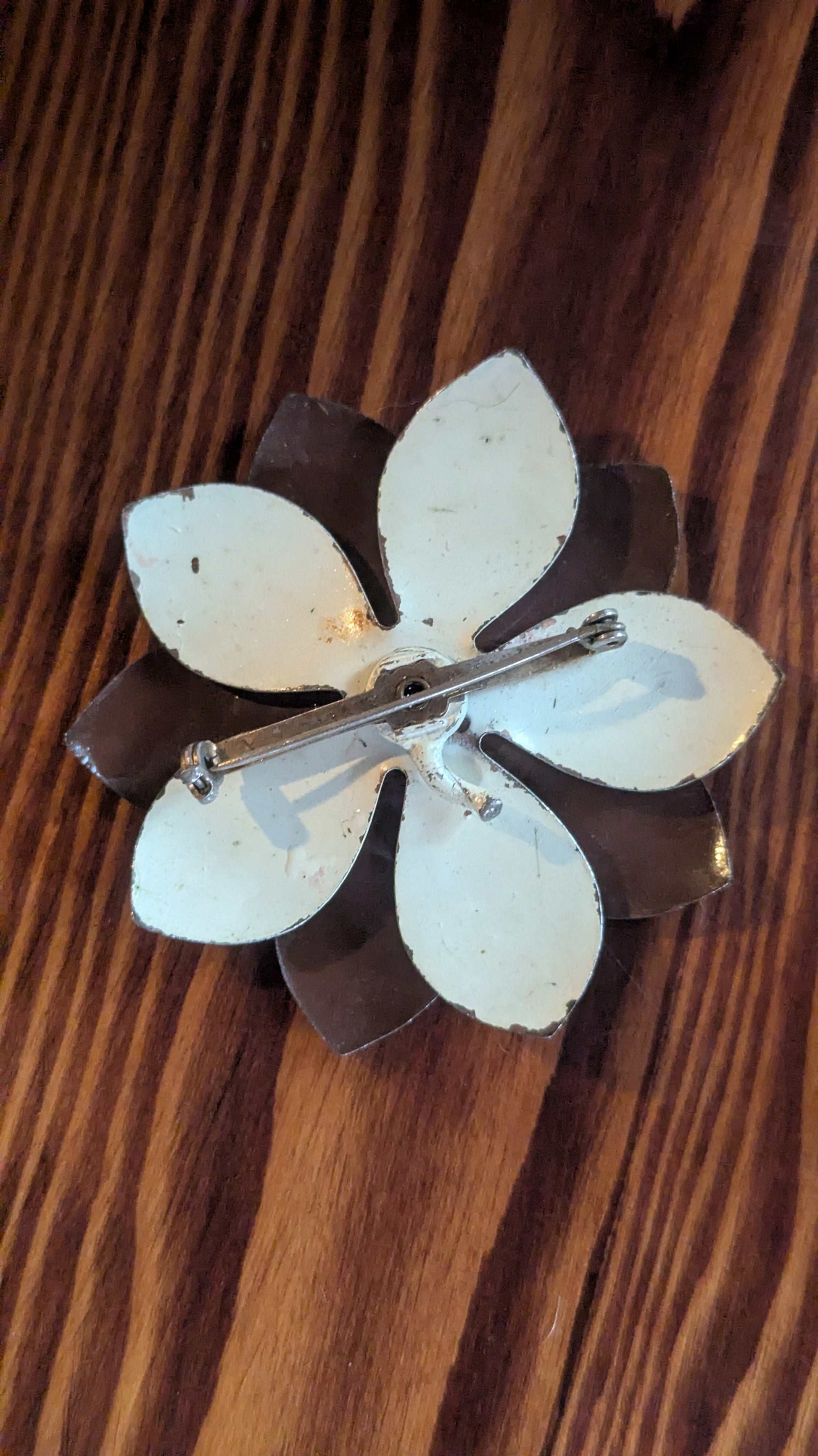 Brown and White Vintage Flower Pin | Crystal Arborist