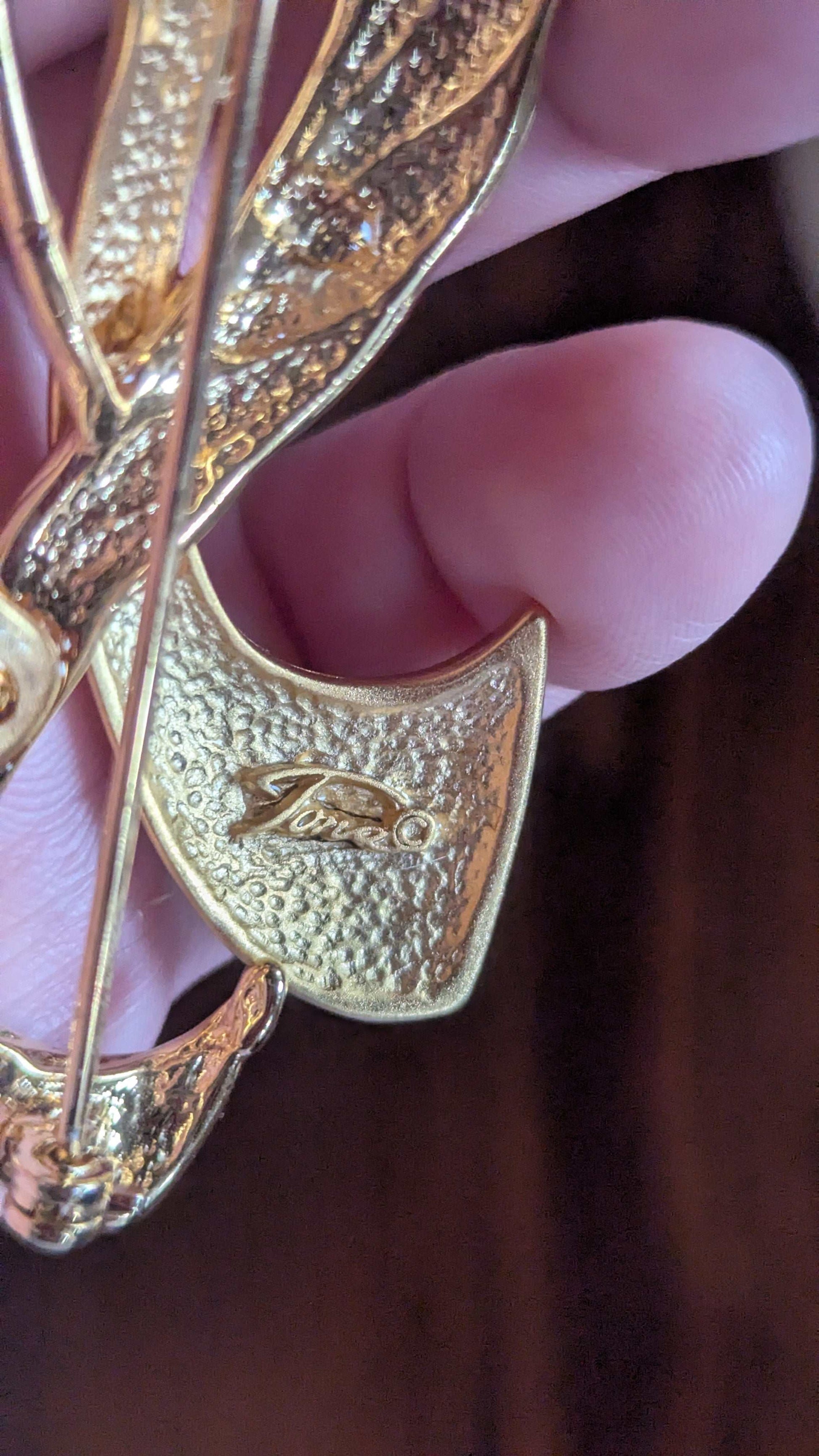 Tona Signed Gold Abstract Ribbon Vintage Pin | Crystal Arborist