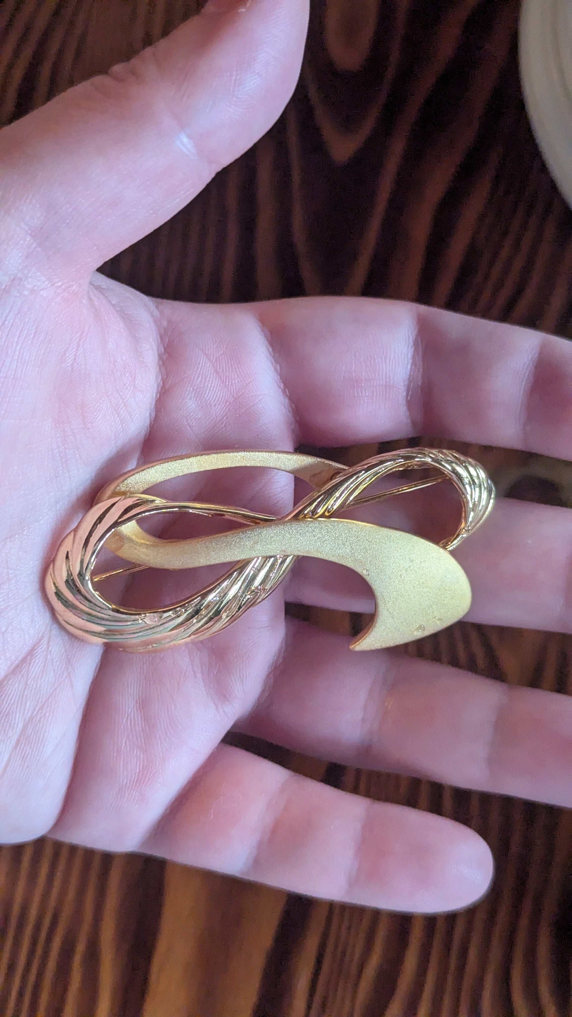 Tona Signed Gold Abstract Ribbon Vintage Pin | Crystal Arborist