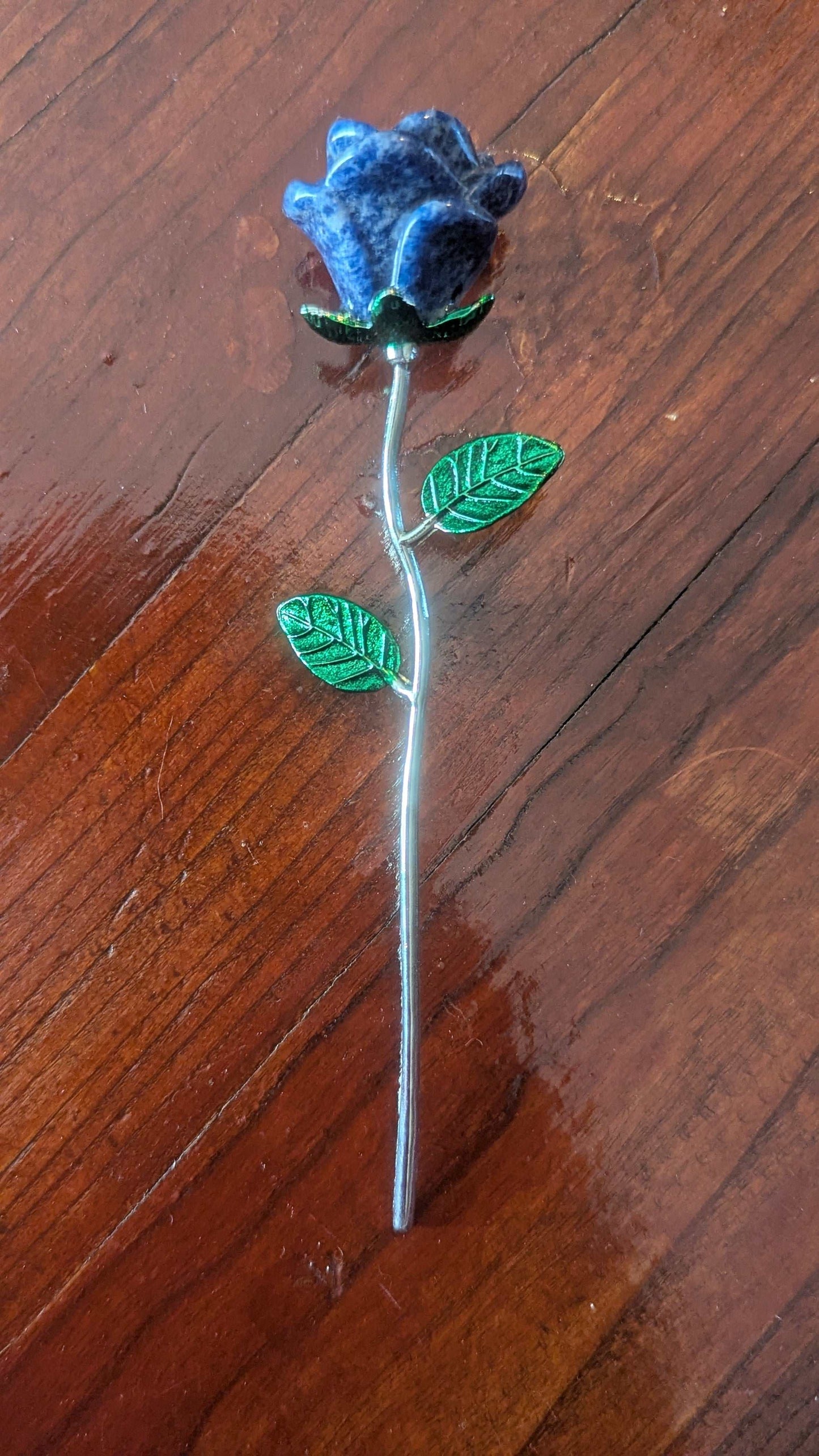 Sodalite Gemstone Flower, Crystal | Crystal Arborist