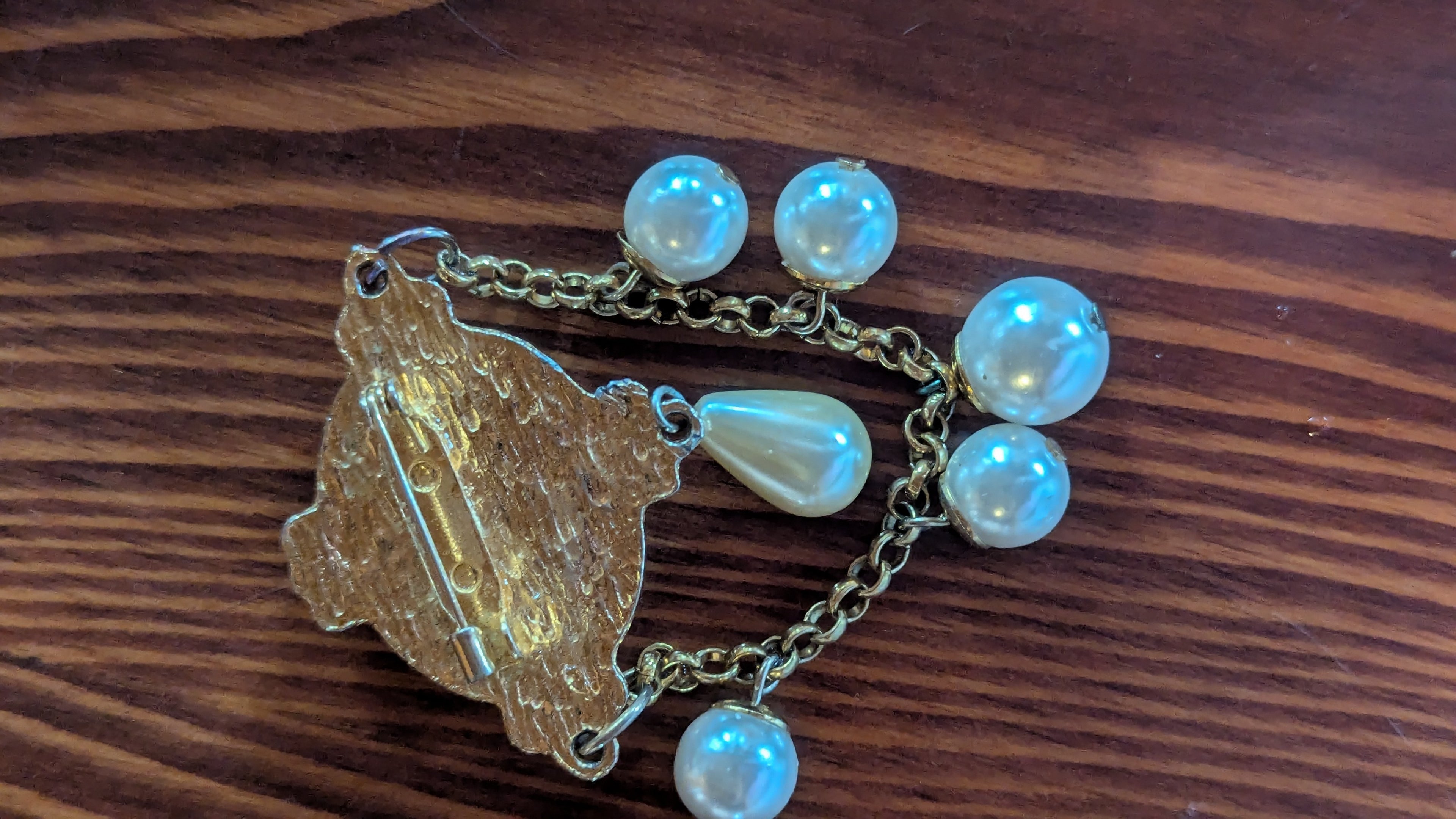 Imitation Pearl Vintage Pin